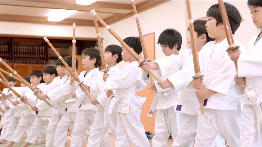 合気道 ~子ども用の道着を着て~